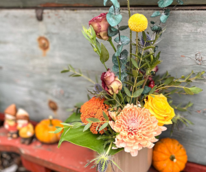 Photo of a beautiful autumn flower arrangement