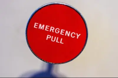 emergencypull.jpg