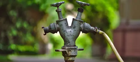 Water-pipe-outside.jpg